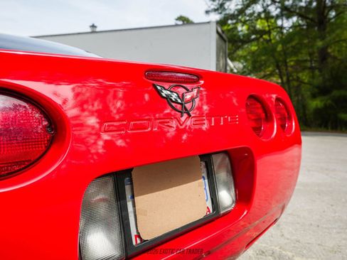 Used 2002 Chevrolet Corvette Coupe w/ Preferred Equipment Group2 RWD image 53