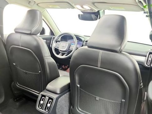 Used 2024 Volvo XC40 B5 Plus w/ Protection Package Premier AWD/4WD image 42