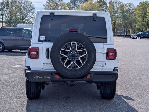 New 2026 Jeep Wrangler Unlimited Sahara AWD/4WD image 4