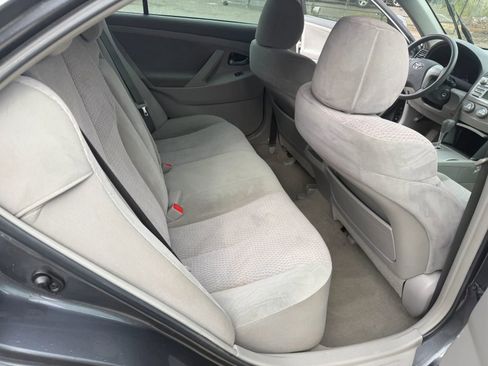 Used 2011 Toyota Camry LE w/ LE Extra-Value Pkg image 12