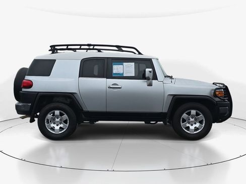 Used 2007 Toyota FJ Cruiser 2WD image 4