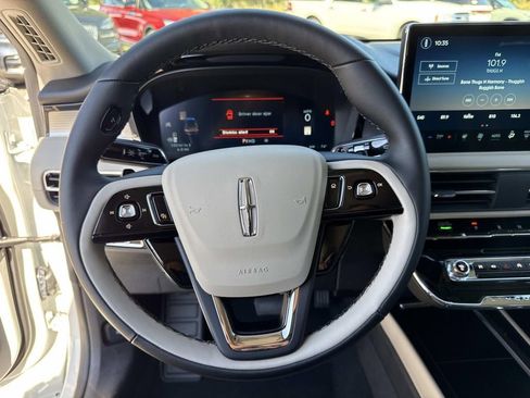 New 2026 Lincoln Corsair Premiere image 26