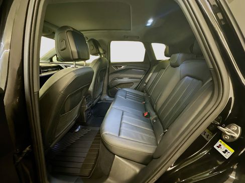 Used 2024 Audi Q4 e-tron Premium Plus w/ Premium Plus image 30