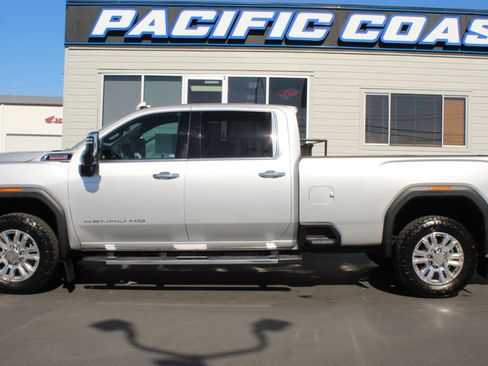 Used 2020 GMC Sierra 3500 Denali w/ Denali Ultimate Package AWD/4WD image 3