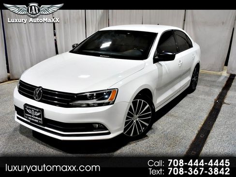 Used 2016 Volkswagen Jetta Sport FWD image 1