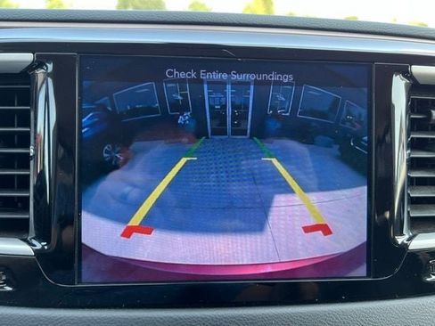 Certified 2017 Chrysler Pacifica Touring-L FWD image 28