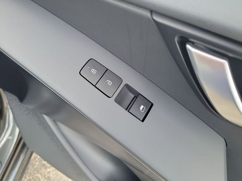 New 2026 Kia Niro LX FWD image 11