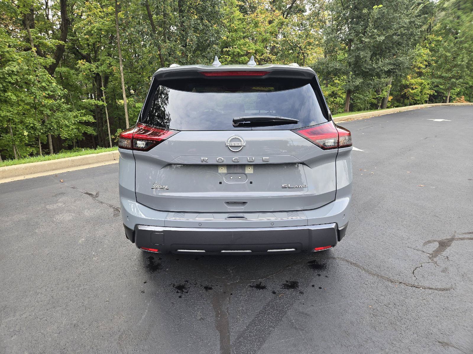 Certified 2025 Nissan Rogue SL w/ Tech Package AWD/4WD image 8