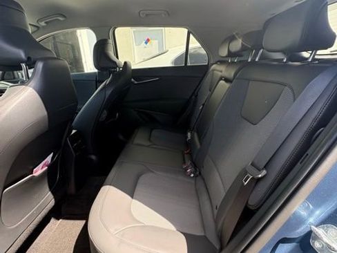 Certified 2024 Kia Niro EX FWD image 5