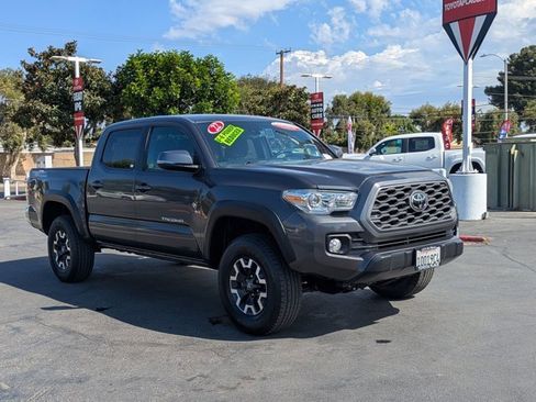 Certified 2022 Toyota Tacoma TRD Off-Road image 4