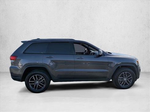 Used 2017 Jeep Grand Cherokee Trailhawk w/ Trailhawk Luxury Group image 4