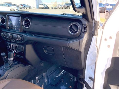 Certified 2021 Jeep Wrangler Unlimited Sahara w/ Dual Top Group image 17