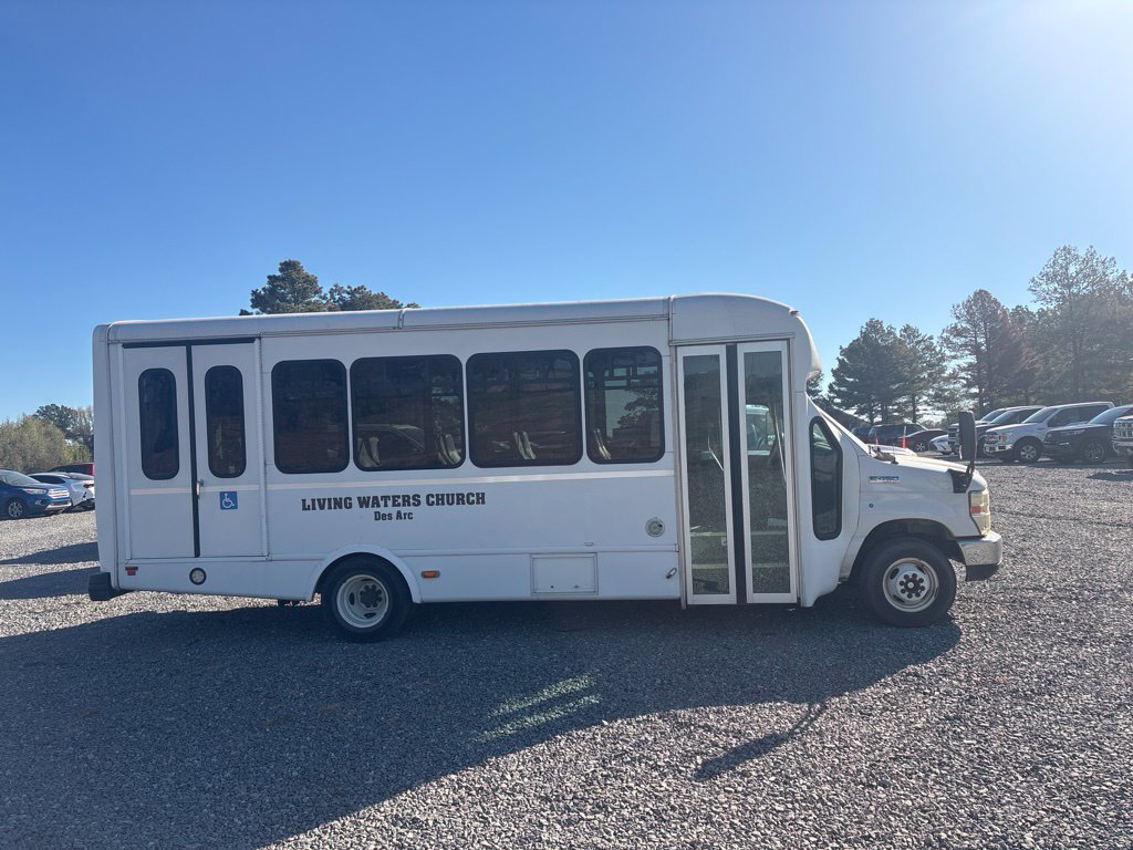 Used 2016 Ford E-450 and Econoline 450 Super Duty w/ Shuttle Bus Prep Package RWD image 8