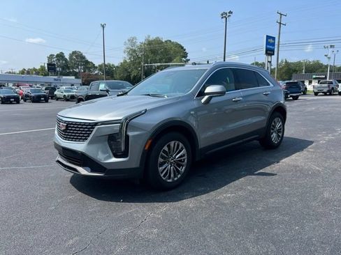 Used 2025 Cadillac XT4 Premium Luxury FWD image 19