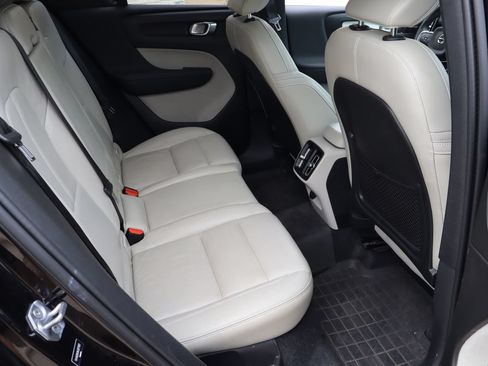 Used 2019 Volvo XC40 T5 Momentum AWD/4WD image 18