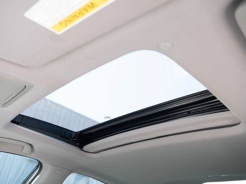 Used 2018 Honda Accord Touring image 13