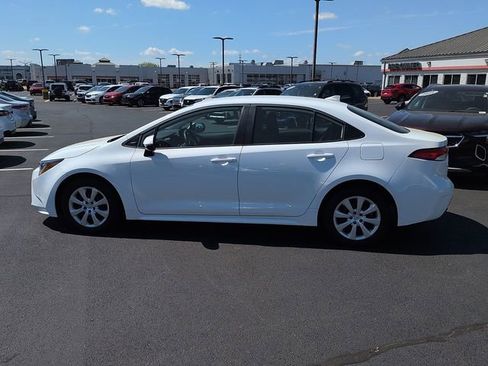 Certified 2025 Toyota Corolla LE FWD image 4