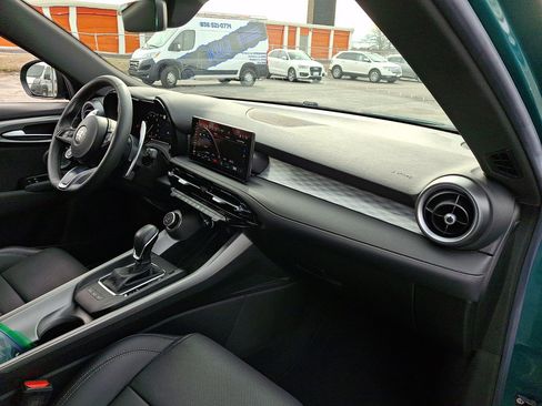 Used 2024 Alfa Romeo Tonale Veloce image 11