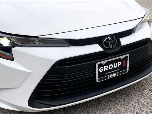 Used 2024 Toyota Corolla LE image 29