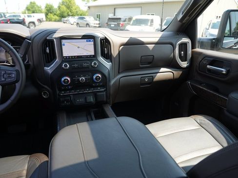 Used 2023 GMC Sierra 3500 Denali w/ Denali Ultimate Package AWD/4WD image 21