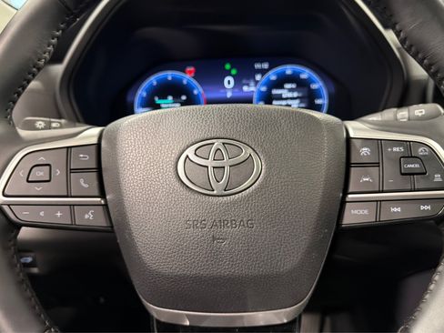Used 2025 Toyota Grand Highlander AWD image 14