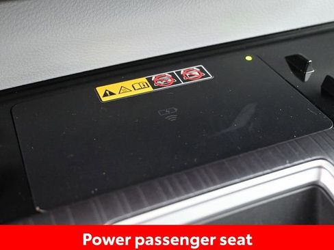 Certified 2025 Toyota Sienna XLE image 18