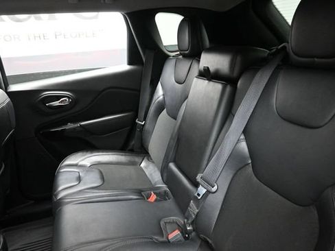 Used 2021 Jeep Cherokee Latitude Plus AWD/4WD image 20