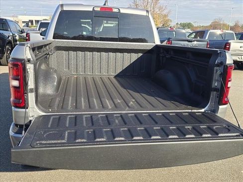 New 2026 RAM 1500 4x4 Crew Cab image 8