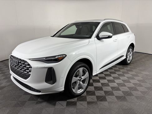 Used 2025 Audi Q5 Premium Plus w/ Premium Plus image 4