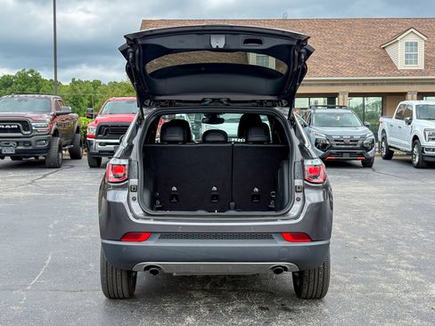 Used 2023 Jeep Compass Limited w/ Sun and Sound Group AWD/4WD image 32