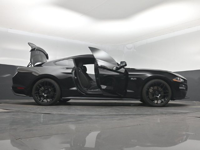 Used 2018 Ford Mustang GT RWD image 7