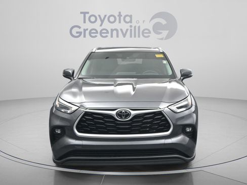Used 2023 Toyota Highlander XLE FWD image 21