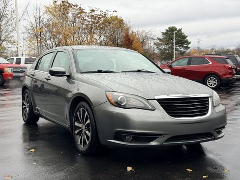 Used 2012 Chrysler 200 Touring image 2