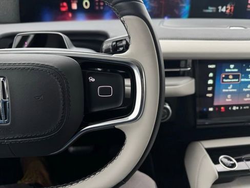 New 2025 Lincoln Navigator Reserve image 35