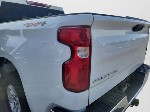 Used 2025 Chevrolet Silverado 1500 LT image 11