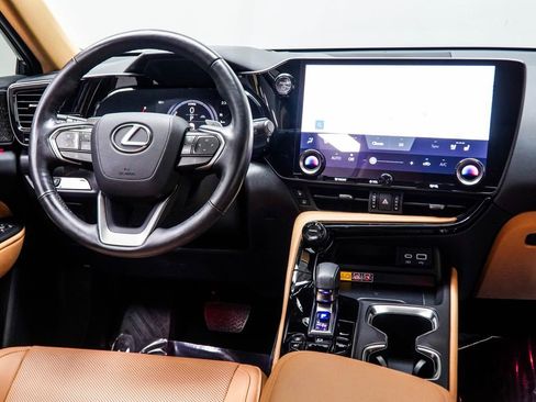 Used 2025 Lexus NX 350h AWD w/ Accessory Package (Z2) image 17