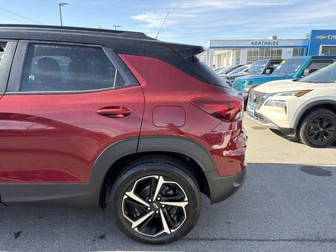 Used 2023 Chevrolet TrailBlazer RS w/ Sun and Liftgate Package AWD/4WD image 9
