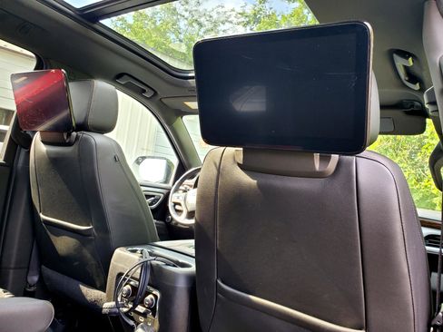 Used 2021 Chevrolet Tahoe High Country w/ Premium Package image 48