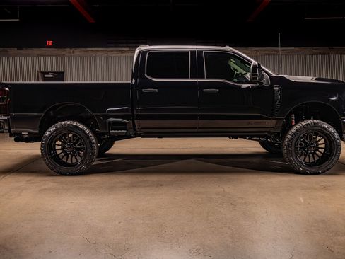 Used 2026 Ford F250 Platinum w/ Platinum Plus Package image 11