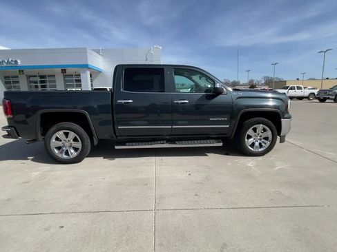 Used 2017 GMC Sierra 1500 SLT AWD/4WD image 9