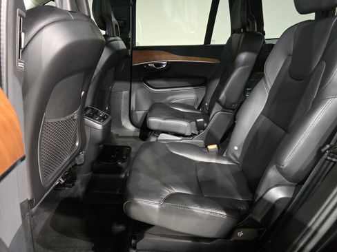 Used 2022 Volvo XC90 T6 Momentum w/ Advanced Package image 31