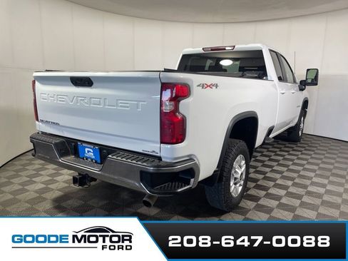 Used 2022 Chevrolet Silverado 2500 LT w/ Convenience Package AWD/4WD image 7