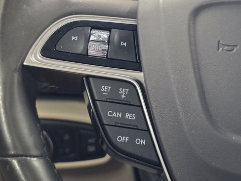Used 2020 Lincoln Nautilus Reserve image 30