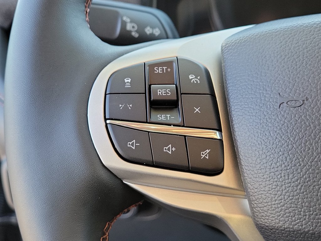 Used 2026 Ford Explorer Active w/ Active Comfort Package RWD image 17