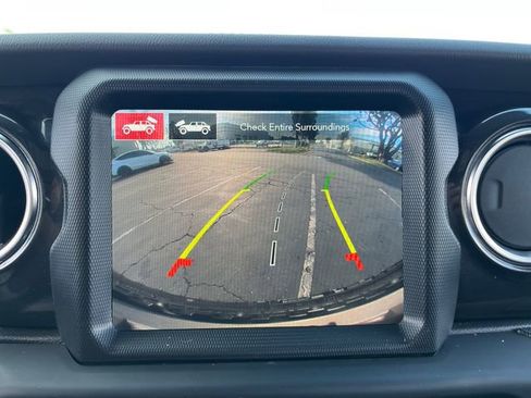 Used 2022 Jeep Wrangler Unlimited Rubicon w/ Trailer Tow Package image 11