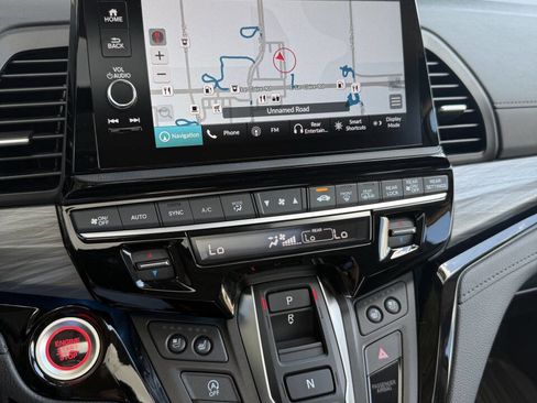 Used 2025 Honda Odyssey Elite image 17
