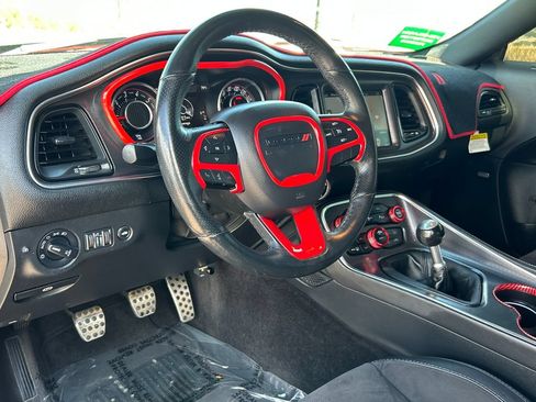 Used 2016 Dodge Challenger R/T Scat Pack w/ Leather Interior Group RWD image 7