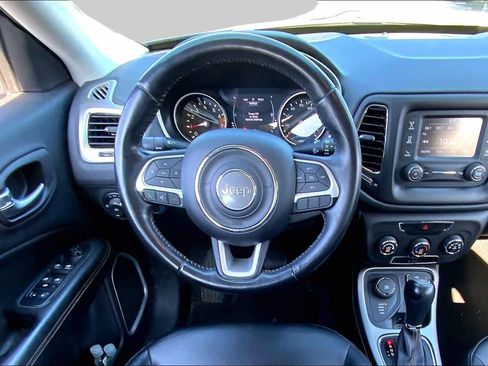 Used 2018 Jeep Compass Latitude AWD/4WD image 6