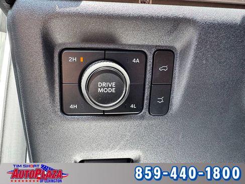 Used 2025 Ford Expedition Active AWD/4WD image 26