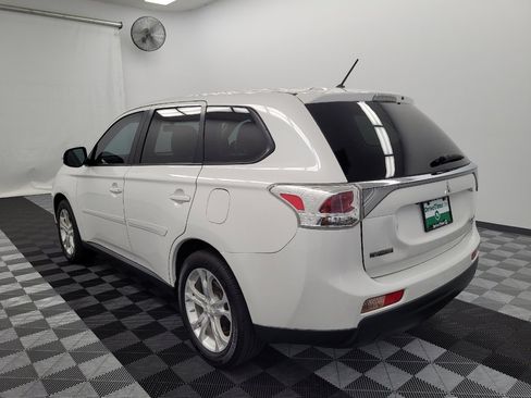 Used 2014 Mitsubishi Outlander SE FWD image 5